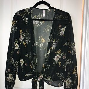 Xhilaration floral kimono
